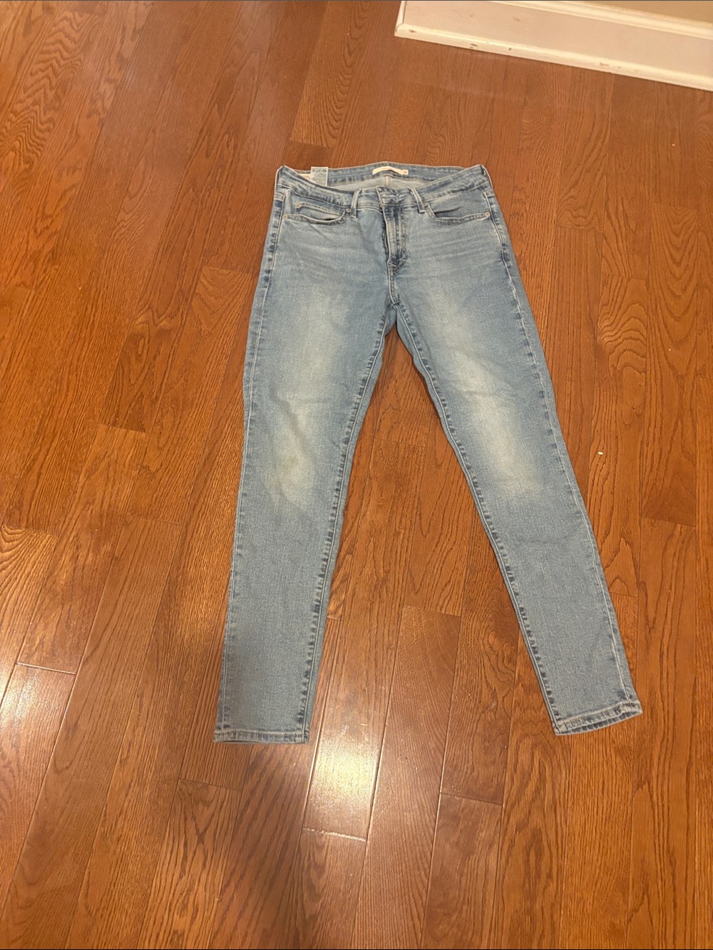 Levi's Light Wash Women's Skinny Jeans